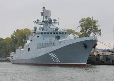 «Адмирал Эссен» ВМФ РФ нанес предупредительные ракетные удары перед кораблями США в Черном море