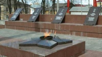 Трое подростков потушили Вечный огонь в Тольятти