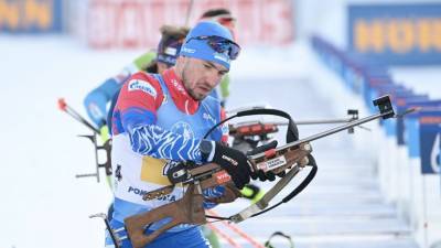 Логинов снялся с масс-старта на этапе Кубка мира по биатлону в Эстерсунде