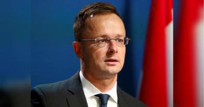 Венгрия заявила о нападках на нее из-за выбора в пользу «Спутника V»