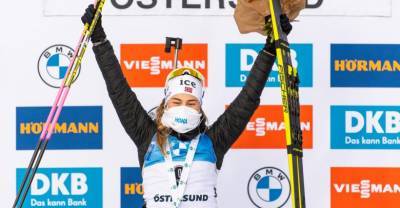 Норвежка Тандревольд выиграла заключительные масс-старты финала Кубка мира по биатлону