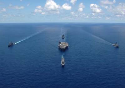 Филиппины просят китайский флот покинуть спорный риф и мира