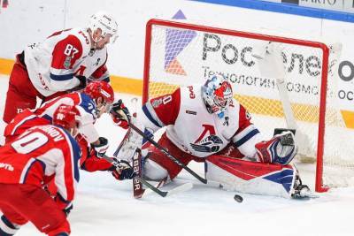Московский ЦСКА вышел вперед в серии плей-офф КХЛ с ярославским «Локомотивом»