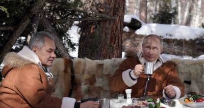 Путин и Шойгу ездят на вездеходе по тайге и не только - серия редких видео