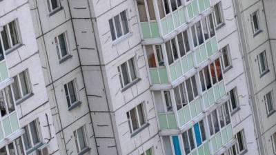 Против матери упавшего из окна в Приморском районе ребенка возбудили уголовное дело