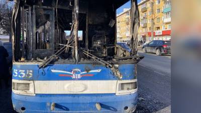 Троллейбус сгорел в центре Кирова
