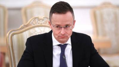Глава МИД Венгрии пожаловался на нападки ЕС из-за выбора вакцины «Спутник V»