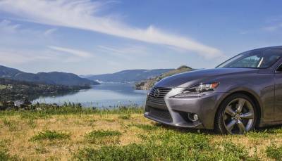 Компания Lexus выпустит спецверсию авто IS с атмосферным двигателем V8 и мира