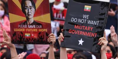 Медики присоединились к протестам в Мьянме, погибших уже почти 250 человек