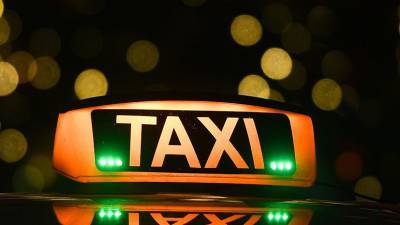 Названы города России с наибольшим числом предложений для водителей такси