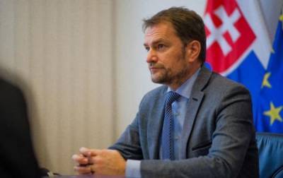 Премьер Словакии согласился уйти в отставку из-за закупки российской вакцины