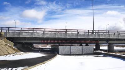 Фото ремонта «моста глупости» в соцсетях показали петербуржцам