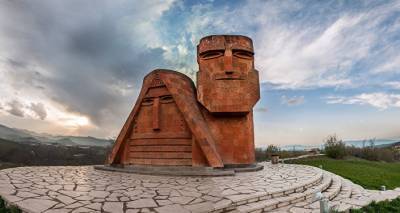 "Мой народ сильнее, чем вы думаете": влогер показала первую поездку в Карабах после войны
