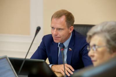 Кутепов заявил, что раскрытие сроков ремонта НПЗ поможет избежать дефицита бензина