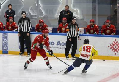 Хоккейная команда Президента вышла в полуфинал любительского турнира