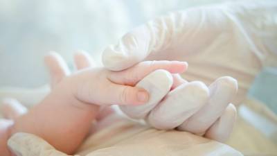 В Японии впервые выявили факт передачи COVID-19 от матери к новорожденному