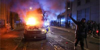 В британском Бристоле акция протеста против нового закона о полиции переросла в беспорядки