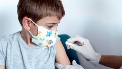 Как вакцину от коронавируса испытывают на детях: 15 долларов и слава за смелость