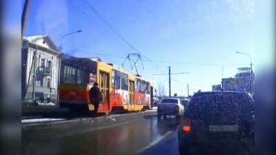 По Барнаулу прокатился неуправляемый трамвай