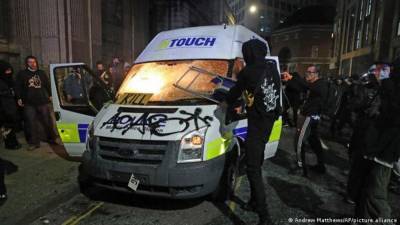 Прити Пател - В Британии из-за нового закона о полиции произошли массовые столкновения: есть пострадавшие - 24tv.ua - Англия - Бристоль - Великобритания