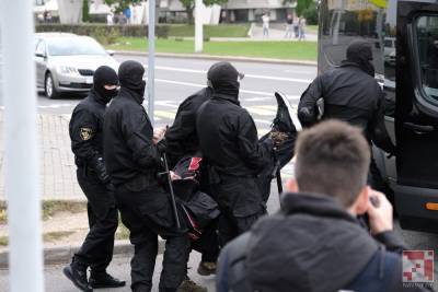 По информации правозащитников, не менее 10 человек задержано в минувшее воскресенье в Минске
