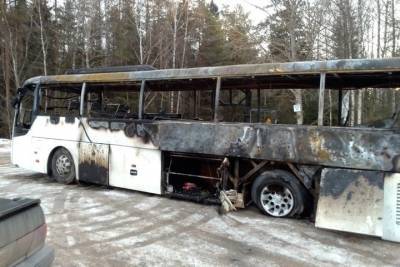 Ночью в Тверской области сгорел автобус