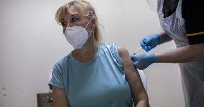 Более 62 тыс. украинцев вакцинировались от COVID и 270 тыс. стали в очередь: почему люди не спешат на прививки