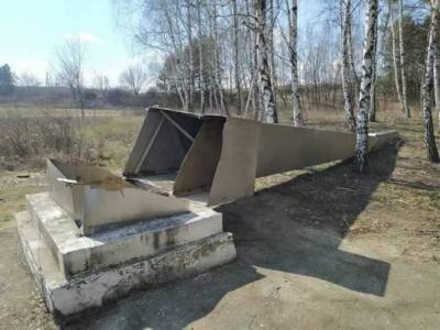В Молдавии вандалы сдали на металлолом памятник советским воинам