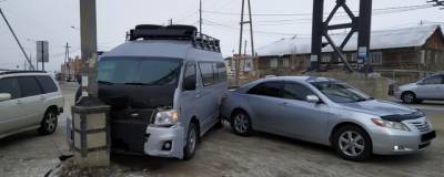 В Якутске в ДТП с микроавтобусом пострадали двое детей