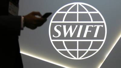 В Кремле прокомментировали возможность отключения России от SWIFT