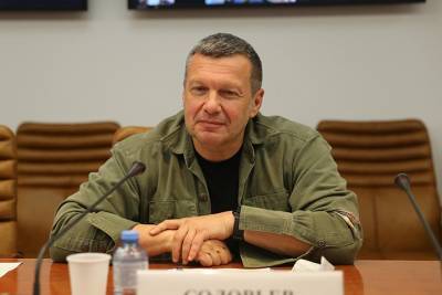 Соловьев заявил, что Познер и Собчак зарабатывают на ненависти к России