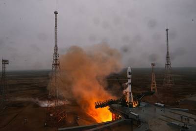 Ракета "Союз" с 38 спутниками стартовала с космодрома "Байконур"