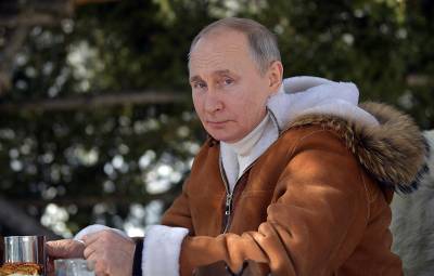 Стало известно, возил ли Путин в Сибирь "ядерный чемоданчик"