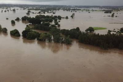 В Австралии сильнейшее с 1961 года наводнение, власти эвакуируют тысячи людей