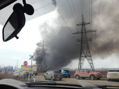 Энергетики следят за состоянием сетей в районе пожара в Подгорном