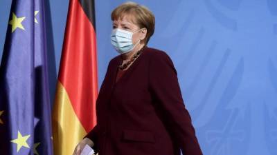 Меркель планирует ввести в Германии комендантский час