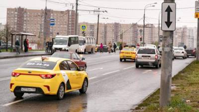 Роскачество протестировало приложения для вызова такси в России