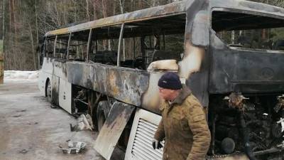 Появилось видео загоревшегося в Тверской области автобуса