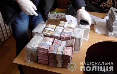 В Украине мошенники через финансовую пирамиду обманули 55 тысяч человек