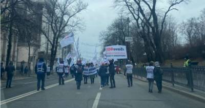 ФОПы перекрыли движение в центре Киева (ФОТО)