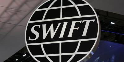 Кремль оценил возможность отключения России от системы SWIFT