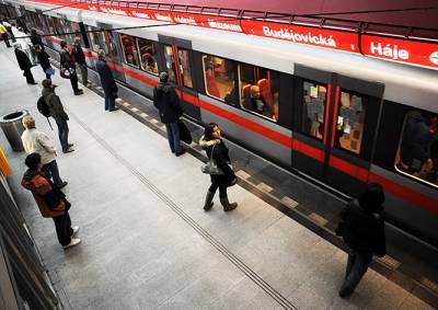 Мобильная связь на «красной» ветке пражского метро появится в 2017 году