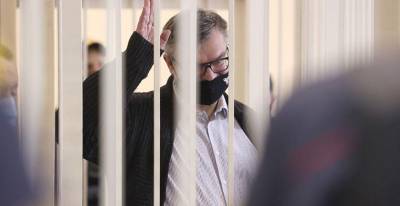Прокурор огласил обвинение - Виктор Бабарико вину не признал