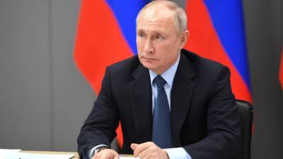 Владимир Путин вакцинируется от коронавируса 23 марта