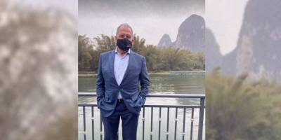 Лавров во время визита в Китай надел маску с нецензурным посланием
