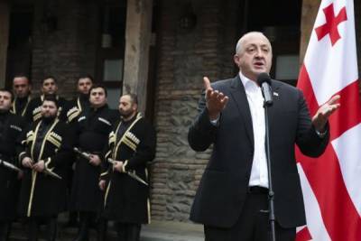 Экс-президент Грузии заявил о необходимости третьей политической силы