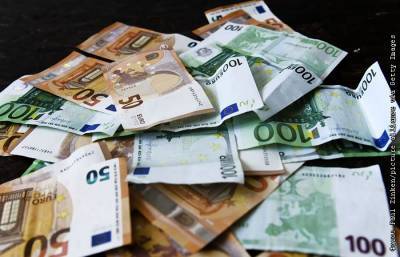 Евро поднялся выше 89 рублей впервые с 5 марта