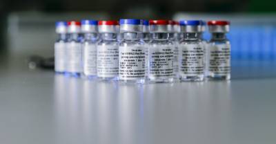 Российские больницы получили вакцину "Спутник V", не требующую заморозки