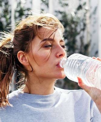 Сколько воды нужно пить во время тренировки: рассказывает олимпийская чемпионка