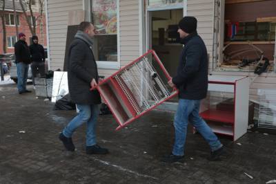 В Выборгском районе Петербурга сносят незаконное кафе